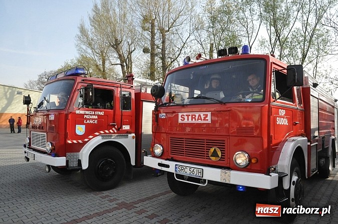 Zdjęcie w galerii na portalu naszraciborz.pl: Pożar hali produkcyjnej w Kornicach. Wielkie ćwiczenia raciborskich strażaków wiadomości z regionu