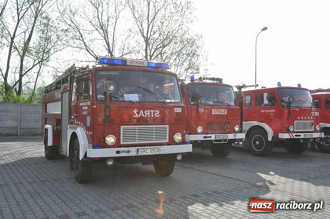 Zdjęcie w galerii na portalu naszraciborz.pl: Pożar hali produkcyjnej w Kornicach. Wielkie ćwiczenia raciborskich strażaków wiadomości z regionu