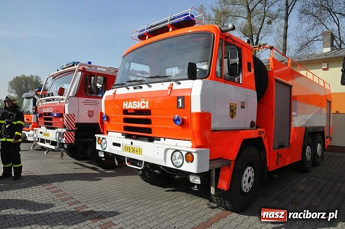 Zdjęcie w galerii na portalu naszraciborz.pl: Pożar hali produkcyjnej w Kornicach. Wielkie ćwiczenia raciborskich strażaków wiadomości z regionu