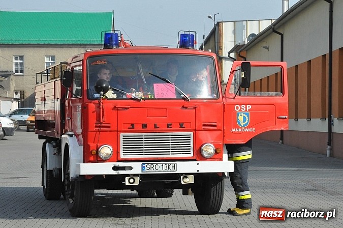 Zdjęcie w galerii na portalu naszraciborz.pl: Pożar hali produkcyjnej w Kornicach. Wielkie ćwiczenia raciborskich strażaków wiadomości z regionu
