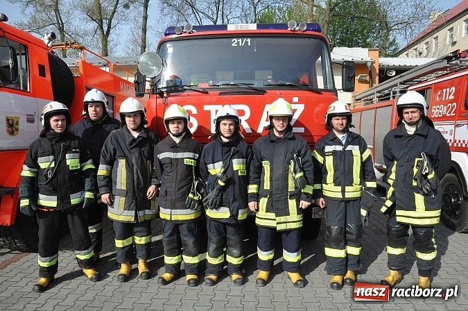 Zdjęcie w galerii na portalu naszraciborz.pl: Pożar hali produkcyjnej w Kornicach. Wielkie ćwiczenia raciborskich strażaków wiadomości z regionu