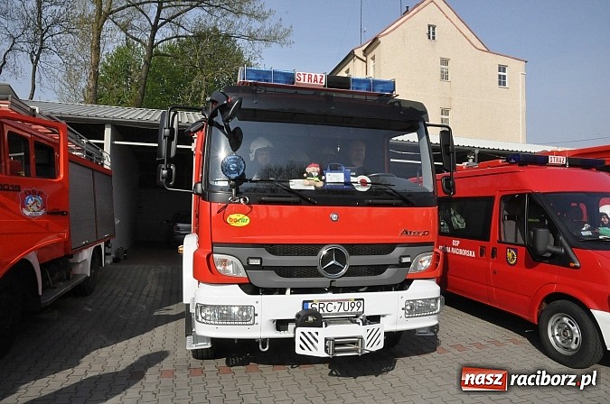Zdjęcie w galerii na portalu naszraciborz.pl: Pożar hali produkcyjnej w Kornicach. Wielkie ćwiczenia raciborskich strażaków wiadomości z regionu