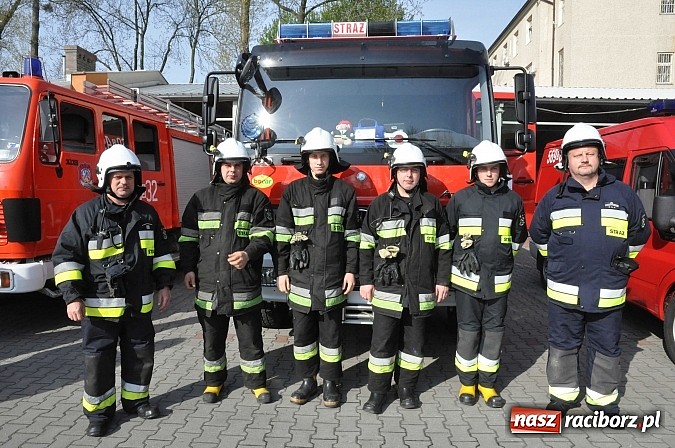 Zdjęcie w galerii na portalu naszraciborz.pl: Pożar hali produkcyjnej w Kornicach. Wielkie ćwiczenia raciborskich strażaków wiadomości z regionu