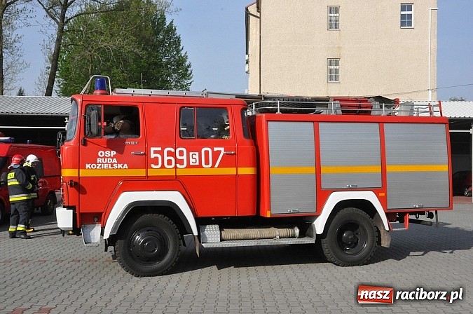 Zdjęcie w galerii na portalu naszraciborz.pl: Pożar hali produkcyjnej w Kornicach. Wielkie ćwiczenia raciborskich strażaków wiadomości z regionu