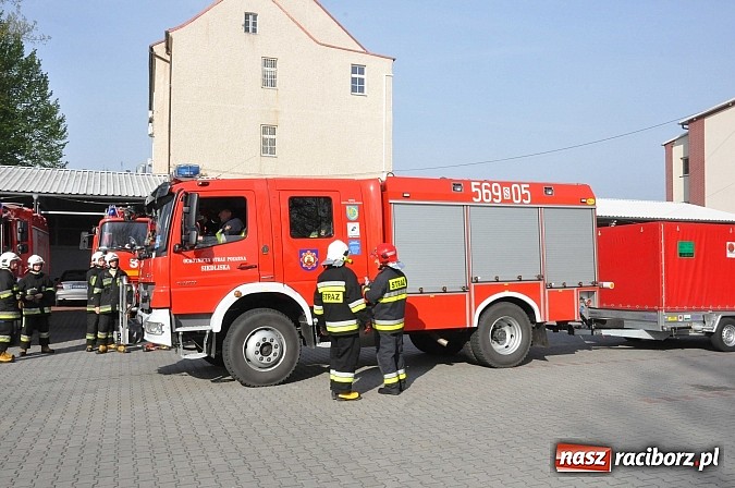 Zdjęcie w galerii na portalu naszraciborz.pl: Pożar hali produkcyjnej w Kornicach. Wielkie ćwiczenia raciborskich strażaków wiadomości z regionu