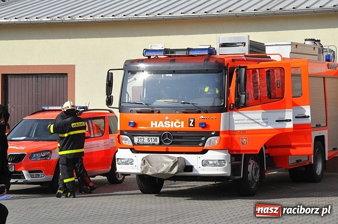 Zdjęcie w galerii na portalu naszraciborz.pl: Pożar hali produkcyjnej w Kornicach. Wielkie ćwiczenia raciborskich strażaków wiadomości z regionu
