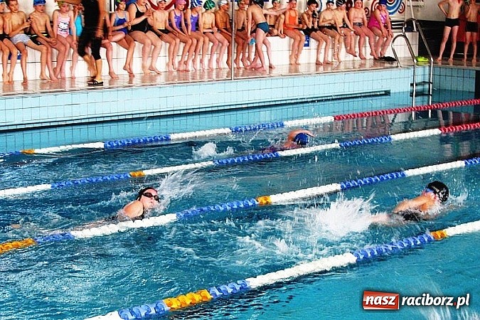 Zdjęcie w galerii na portalu naszraciborz.pl: Uczniowie klas III walczyli o puchar dyrektora SP 15 wiadomości z regionu