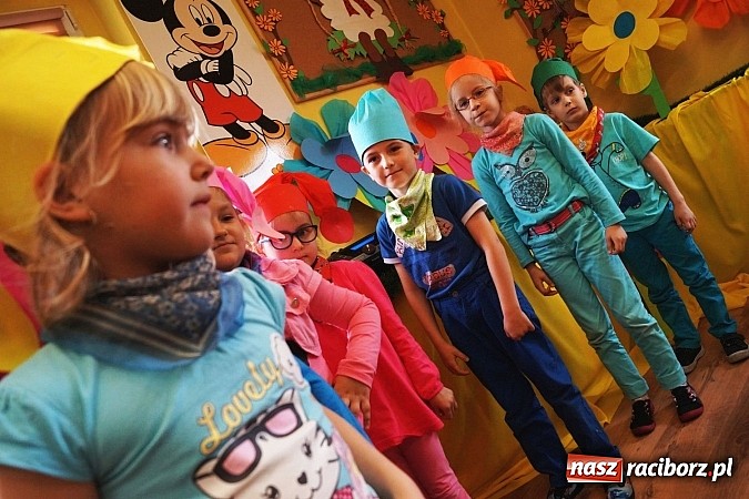 Zdjęcie w galerii na portalu naszraciborz.pl: Kolorowy zawrót głowy w Przedszkolu w Nędzy wiadomości z regionu