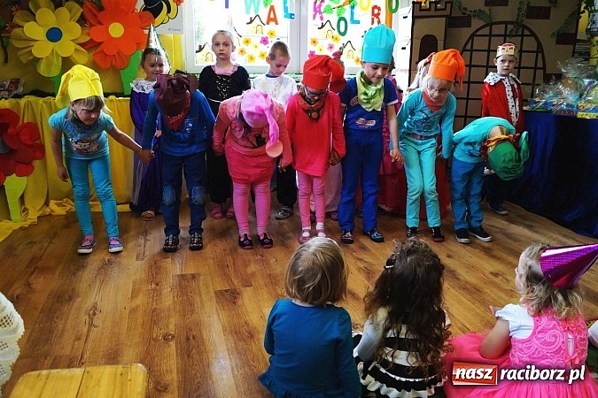 Zdjęcie w galerii na portalu naszraciborz.pl: Kolorowy zawrót głowy w Przedszkolu w Nędzy wiadomości z regionu