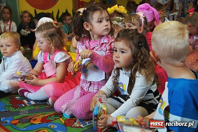 Zdjęcie w galerii na portalu naszraciborz.pl: Kolorowy zawrót głowy w Przedszkolu w Nędzy wiadomości z regionu