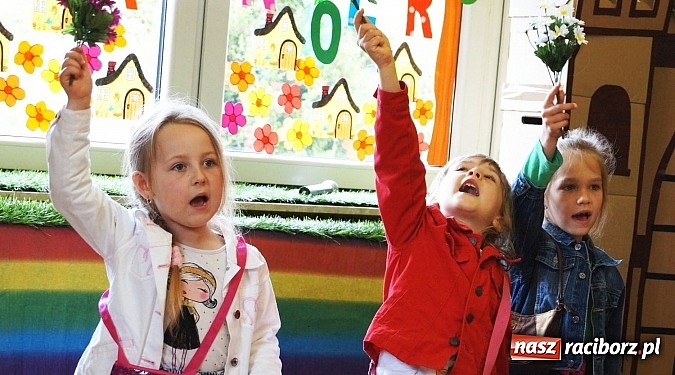 Zdjęcie w galerii na portalu naszraciborz.pl: Kolorowy zawrót głowy w Przedszkolu w Nędzy wiadomości z regionu