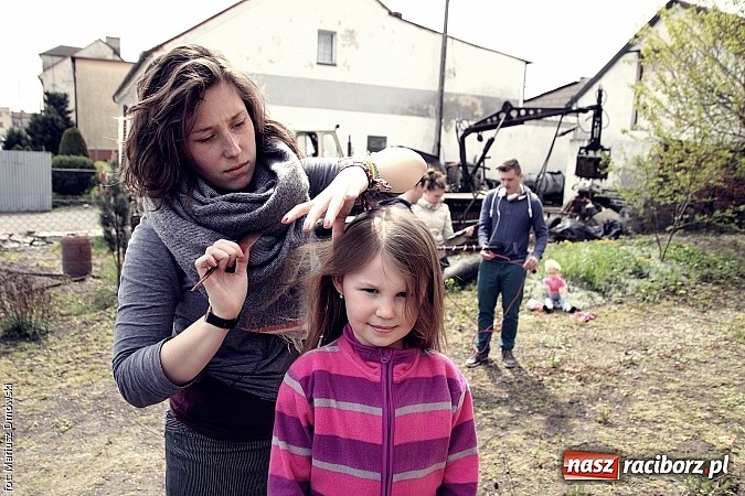 Zdjęcie w galerii na portalu naszraciborz.pl: Studenci filmówki kręcą teledysk w Tworkowie! wiadomości z regionu