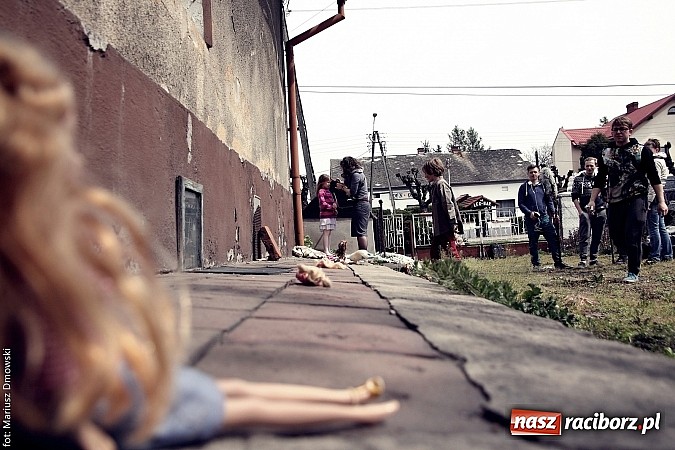 Zdjęcie w galerii na portalu naszraciborz.pl: Studenci filmówki kręcą teledysk w Tworkowie! wiadomości z regionu