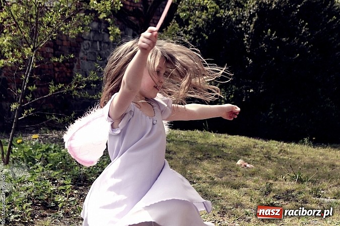 Zdjęcie w galerii na portalu naszraciborz.pl: Studenci filmówki kręcą teledysk w Tworkowie! wiadomości z regionu