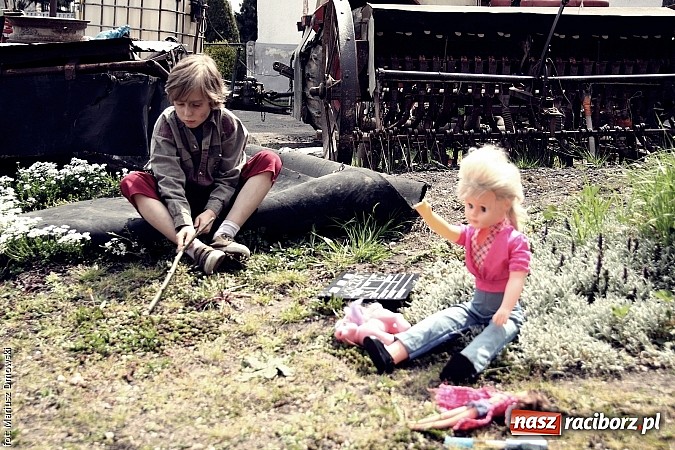 Zdjęcie w galerii na portalu naszraciborz.pl: Studenci filmówki kręcą teledysk w Tworkowie! wiadomości z regionu