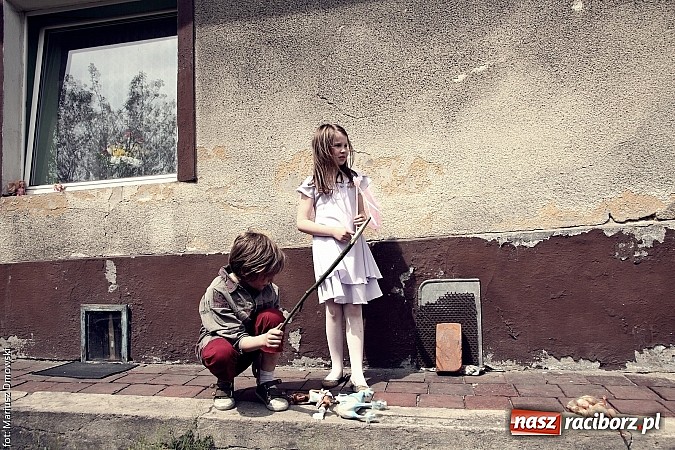 Zdjęcie w galerii na portalu naszraciborz.pl: Studenci filmówki kręcą teledysk w Tworkowie! wiadomości z regionu