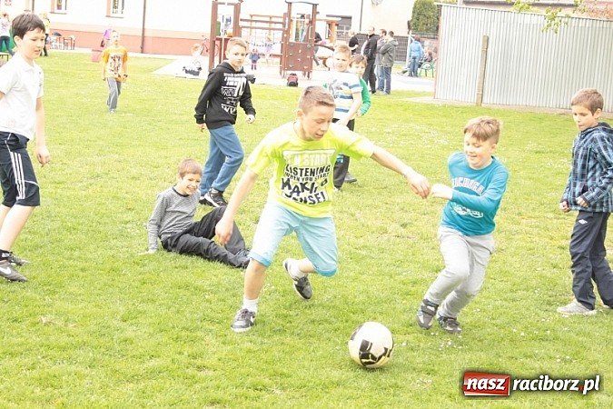 Zdjęcie w galerii na portalu naszraciborz.pl: Rodzinnie i przedmajówkowo w Wojnowicach wiadomości z regionu