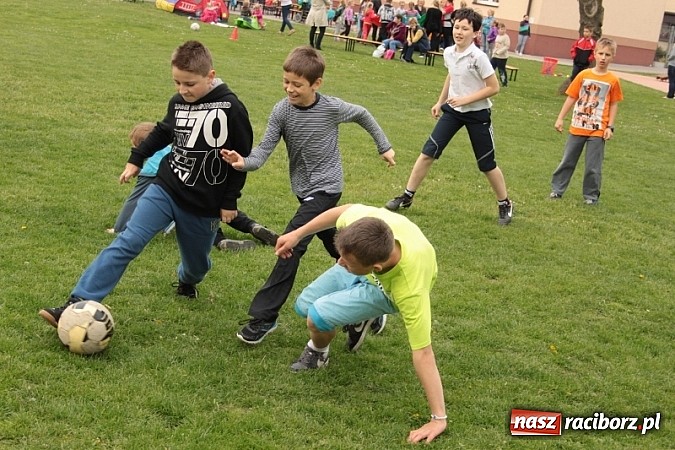 Zdjęcie w galerii na portalu naszraciborz.pl: Rodzinnie i przedmajówkowo w Wojnowicach wiadomości z regionu