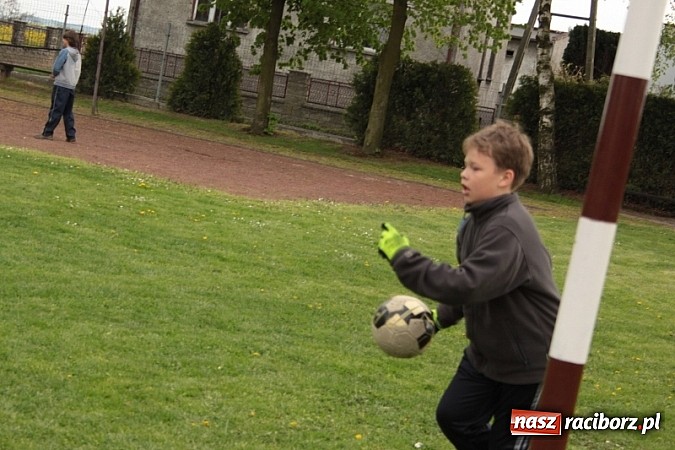 Zdjęcie w galerii na portalu naszraciborz.pl: Rodzinnie i przedmajówkowo w Wojnowicach wiadomości z regionu