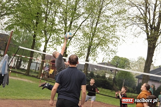 Zdjęcie w galerii na portalu naszraciborz.pl: Rodzinnie i przedmajówkowo w Wojnowicach wiadomości z regionu