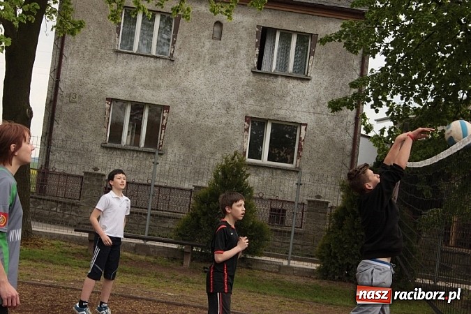 Zdjęcie w galerii na portalu naszraciborz.pl: Rodzinnie i przedmajówkowo w Wojnowicach wiadomości z regionu
