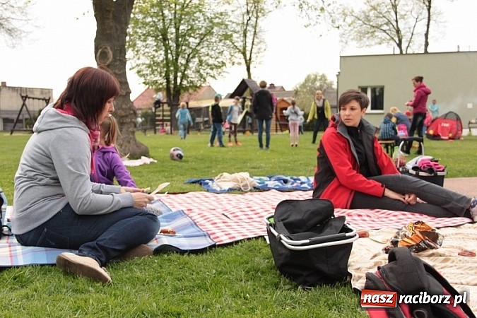 Zdjęcie w galerii na portalu naszraciborz.pl: Rodzinnie i przedmajówkowo w Wojnowicach wiadomości z regionu