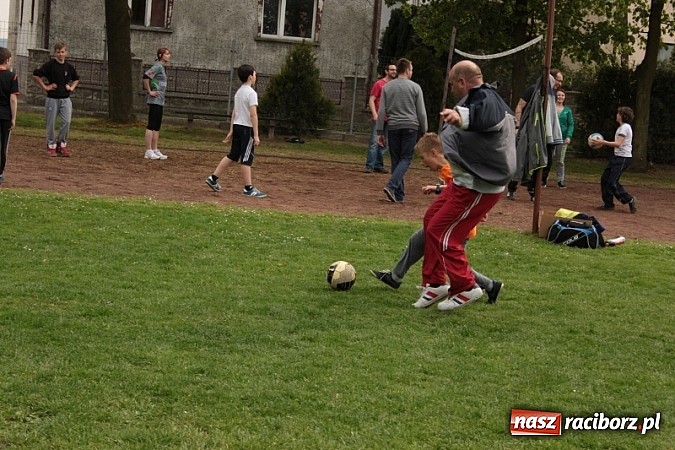 Zdjęcie w galerii na portalu naszraciborz.pl: Rodzinnie i przedmajówkowo w Wojnowicach wiadomości z regionu