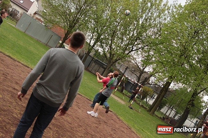 Zdjęcie w galerii na portalu naszraciborz.pl: Rodzinnie i przedmajówkowo w Wojnowicach wiadomości z regionu