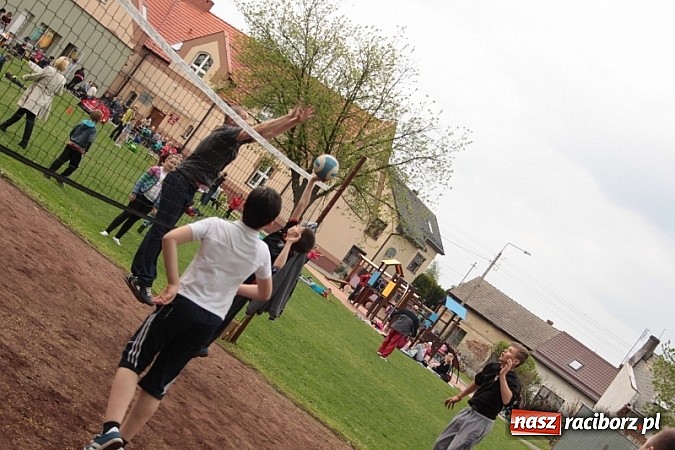 Zdjęcie w galerii na portalu naszraciborz.pl: Rodzinnie i przedmajówkowo w Wojnowicach wiadomości z regionu