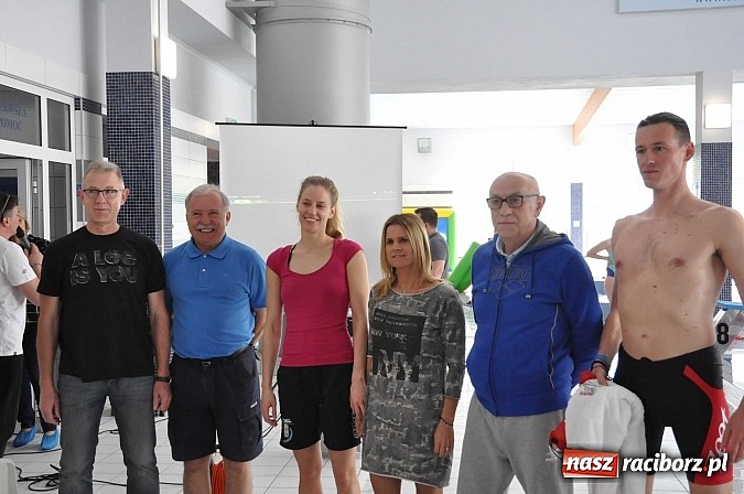 Zdjęcie w galerii na portalu naszraciborz.pl: Pływanie. Benefis Kasi Dulian wiadomości z regionu