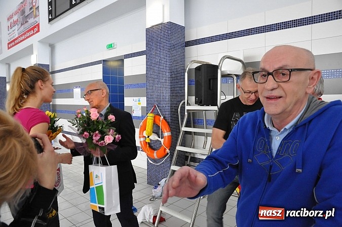 Zdjęcie w galerii na portalu naszraciborz.pl: Pływanie. Benefis Kasi Dulian wiadomości z regionu