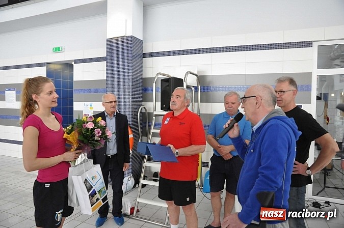 Zdjęcie w galerii na portalu naszraciborz.pl: Pływanie. Benefis Kasi Dulian wiadomości z regionu