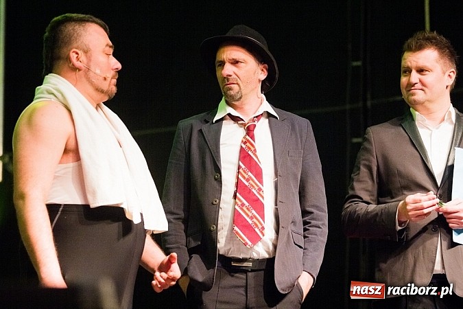 Zdjęcie w galerii na portalu naszraciborz.pl: Kabaret Młodych Panów bawił na majówce w Nędzy wiadomości z regionu