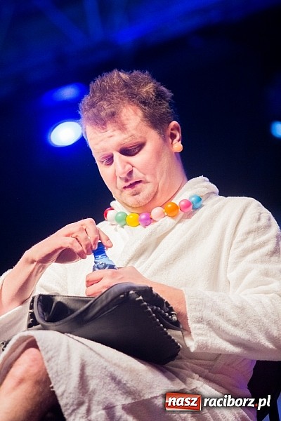 Zdjęcie w galerii na portalu naszraciborz.pl: Kabaret Młodych Panów bawił na majówce w Nędzy wiadomości z regionu