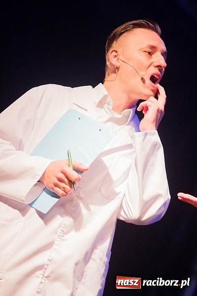 Zdjęcie w galerii na portalu naszraciborz.pl: Kabaret Młodych Panów bawił na majówce w Nędzy wiadomości z regionu
