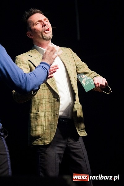 Zdjęcie w galerii na portalu naszraciborz.pl: Kabaret Młodych Panów bawił na majówce w Nędzy wiadomości z regionu