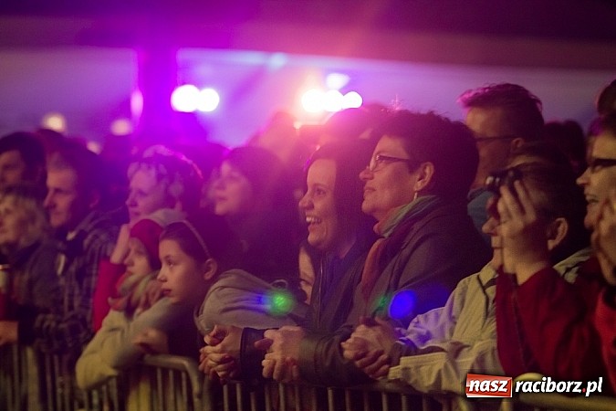 Zdjęcie w galerii na portalu naszraciborz.pl: Kabaret Młodych Panów bawił na majówce w Nędzy wiadomości z regionu