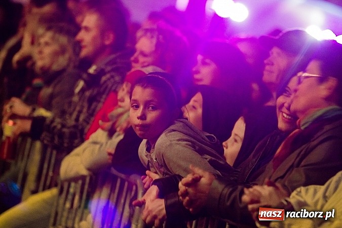 Zdjęcie w galerii na portalu naszraciborz.pl: Kabaret Młodych Panów bawił na majówce w Nędzy wiadomości z regionu