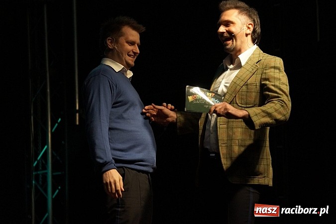 Zdjęcie w galerii na portalu naszraciborz.pl: Kabaret Młodych Panów bawił na majówce w Nędzy wiadomości z regionu