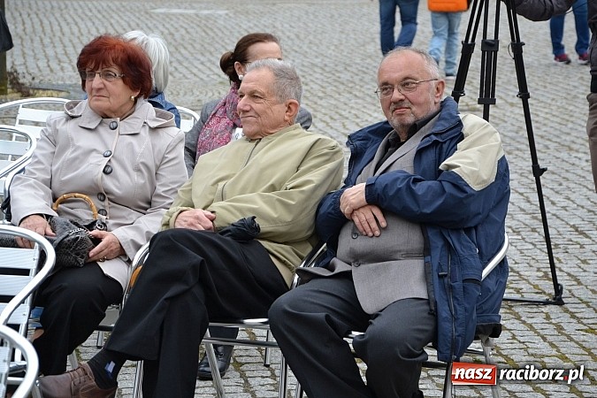 Zdjęcie w galerii na portalu naszraciborz.pl: Warsztaty tańca renesansowego i spektakl Farfurka Królowej Bony, czyli majówka na zamku  wiadomości z regionu