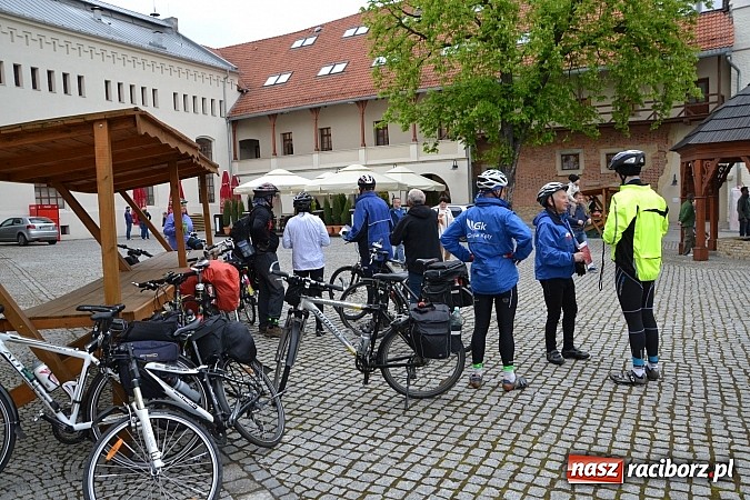 Zdjęcie w galerii na portalu naszraciborz.pl: Warsztaty tańca renesansowego i spektakl Farfurka Królowej Bony, czyli majówka na zamku  wiadomości z regionu