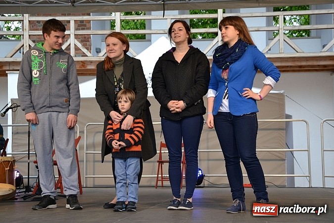 Zdjęcie w galerii na portalu naszraciborz.pl: Warsztaty tańca renesansowego i spektakl Farfurka Królowej Bony, czyli majówka na zamku  wiadomości z regionu