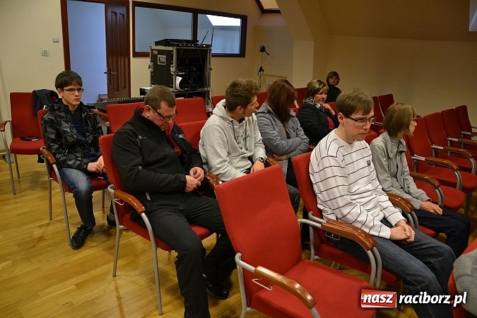 Zdjęcie w galerii na portalu naszraciborz.pl: Warsztaty tańca renesansowego i spektakl Farfurka Królowej Bony, czyli majówka na zamku  wiadomości z regionu