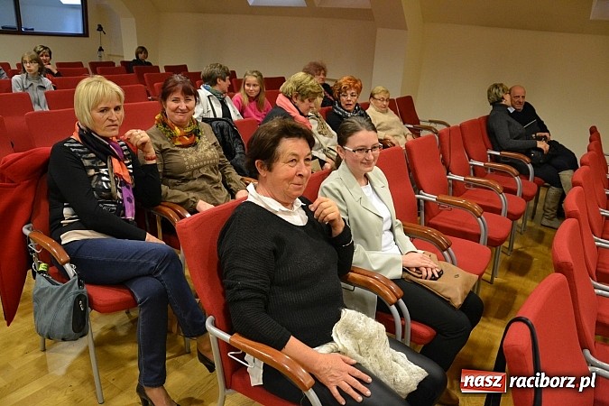 Zdjęcie w galerii na portalu naszraciborz.pl: Warsztaty tańca renesansowego i spektakl Farfurka Królowej Bony, czyli majówka na zamku  wiadomości z regionu