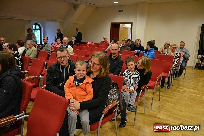 Zdjęcie w galerii na portalu naszraciborz.pl: Warsztaty tańca renesansowego i spektakl Farfurka Królowej Bony, czyli majówka na zamku  wiadomości z regionu