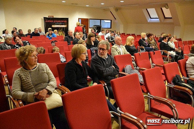 Zdjęcie w galerii na portalu naszraciborz.pl: Warsztaty tańca renesansowego i spektakl Farfurka Królowej Bony, czyli majówka na zamku  wiadomości z regionu