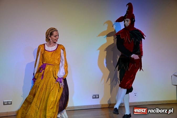 Zdjęcie w galerii na portalu naszraciborz.pl: Warsztaty tańca renesansowego i spektakl Farfurka Królowej Bony, czyli majówka na zamku  wiadomości z regionu