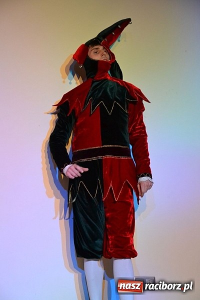 Zdjęcie w galerii na portalu naszraciborz.pl: Warsztaty tańca renesansowego i spektakl Farfurka Królowej Bony, czyli majówka na zamku  wiadomości z regionu