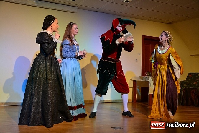 Zdjęcie w galerii na portalu naszraciborz.pl: Warsztaty tańca renesansowego i spektakl Farfurka Królowej Bony, czyli majówka na zamku  wiadomości z regionu