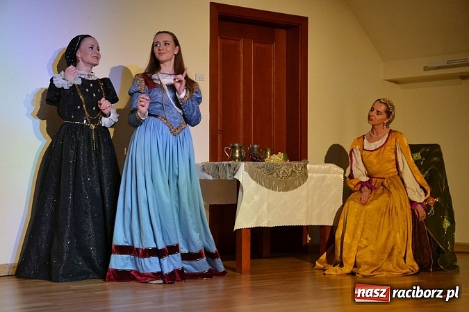 Zdjęcie w galerii na portalu naszraciborz.pl: Warsztaty tańca renesansowego i spektakl Farfurka Królowej Bony, czyli majówka na zamku  wiadomości z regionu